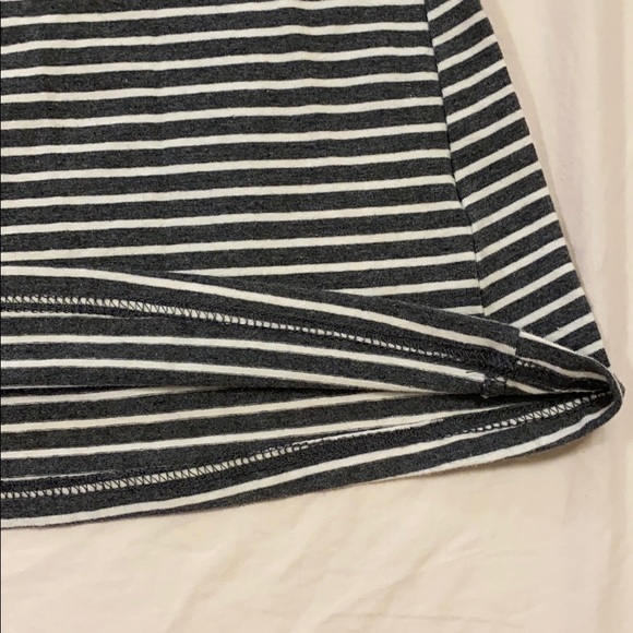 🍋2 for $10🍋 Striped cold shoulder shirt w/ crisscross detail - Picture 7 of 9